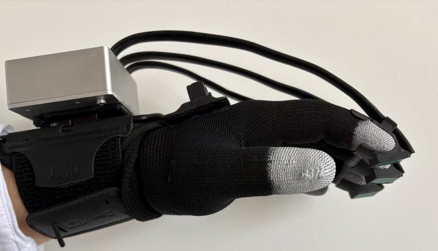 基于触觉传感的指戴式中医脉象仪